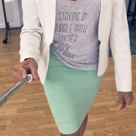 Romeo & Juliet Couture Mint Green Bandage Skirt - Picture 3 of 7